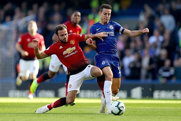Chelsea had big problems with breaking Manchester United's defensive block this weekend